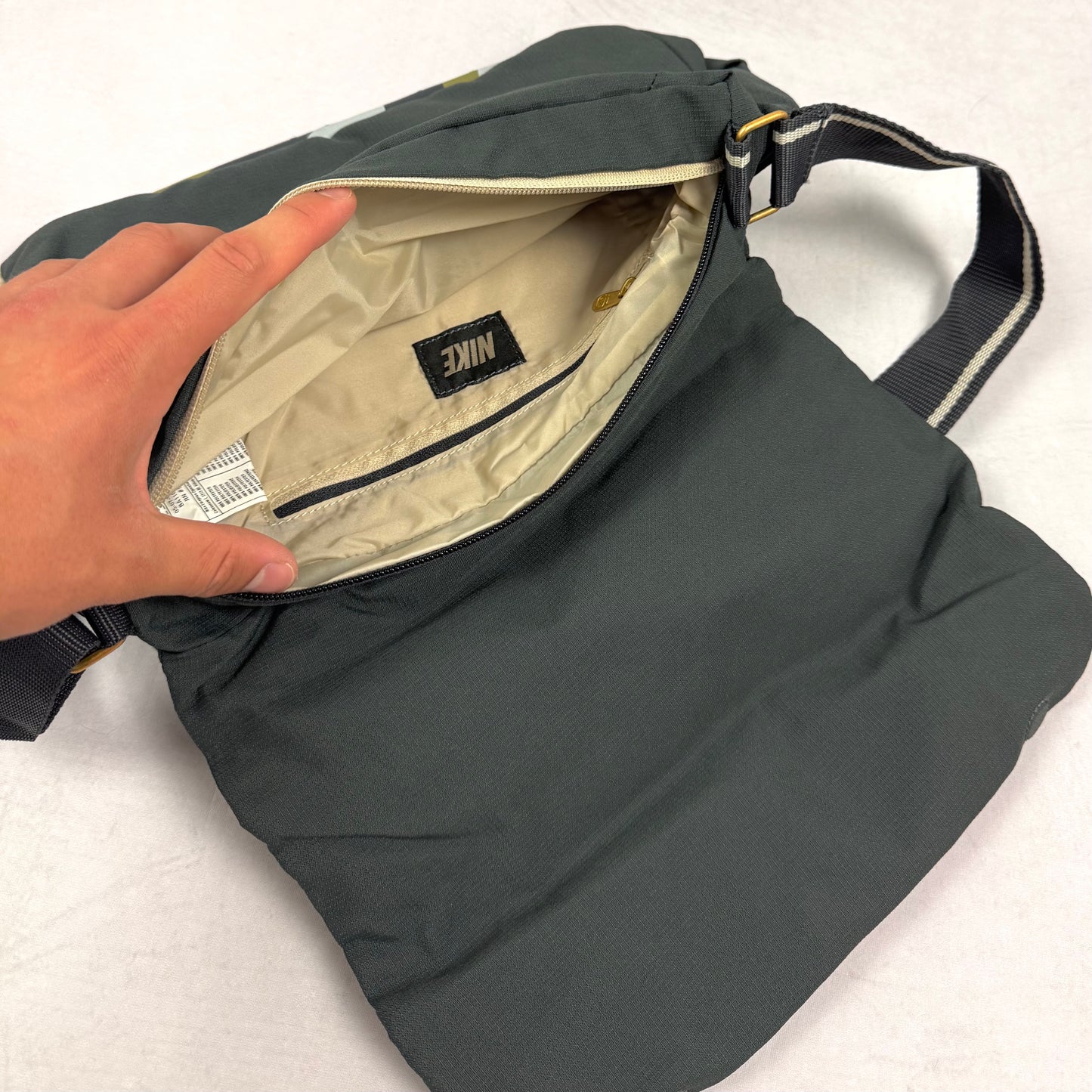 Nike Vintage Wave Messenger Bag