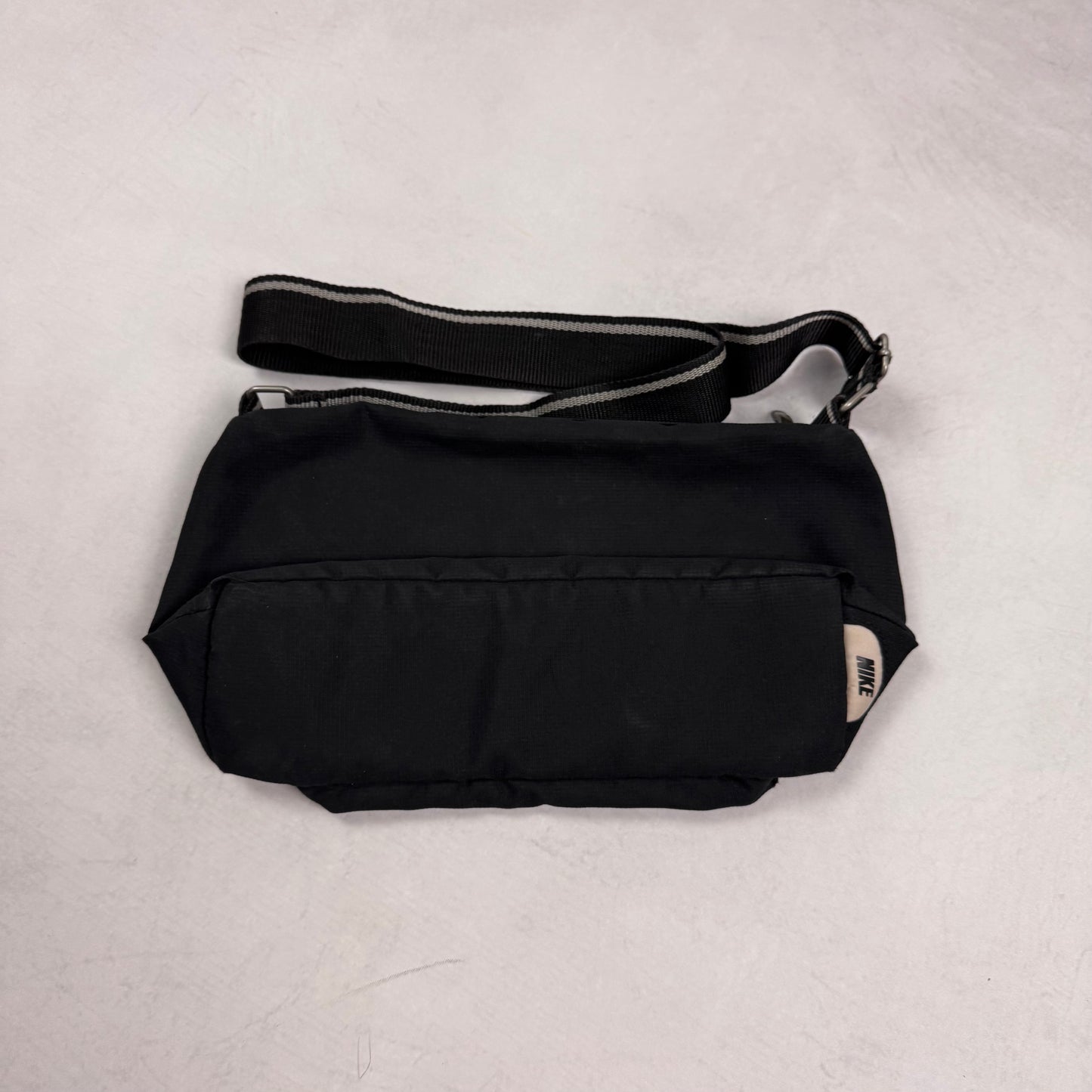 Nike Vintage Puffer Bag