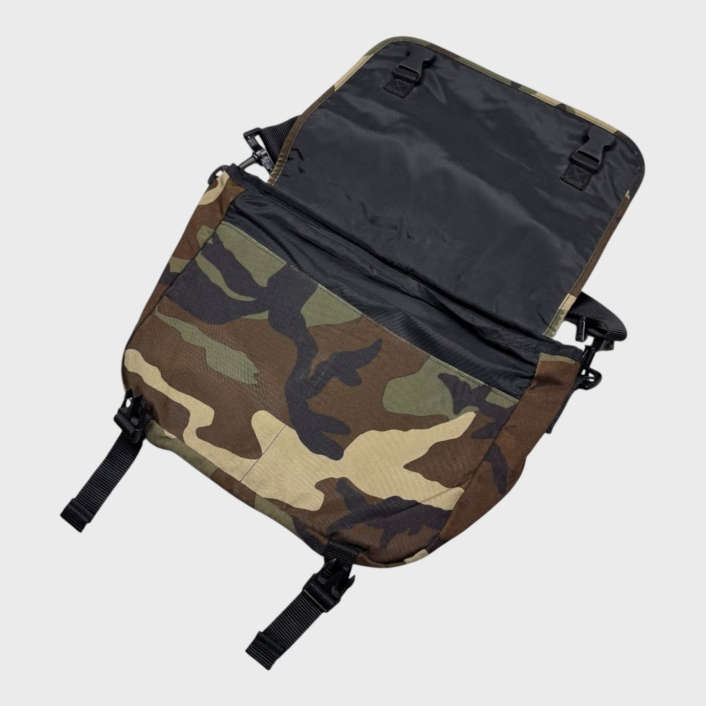 East Pack Vintage Croco Messenger Bag