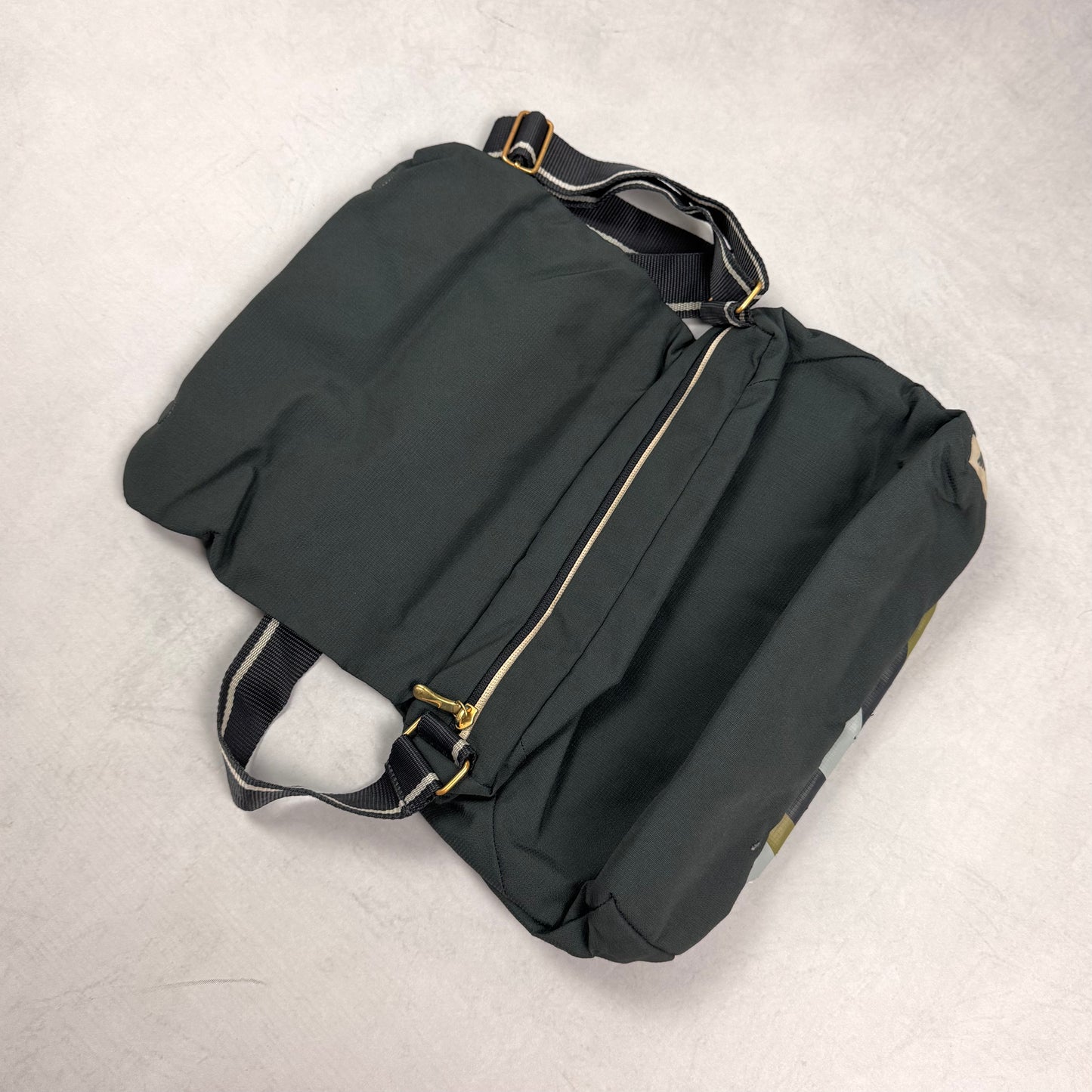 Nike Vintage Wave Messenger Bag