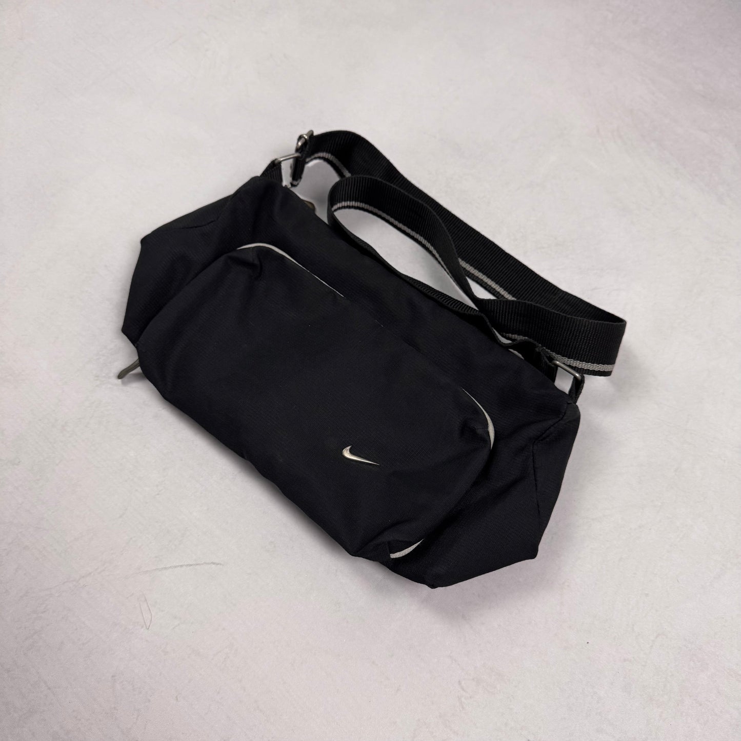 Nike Vintage Puffer Bag