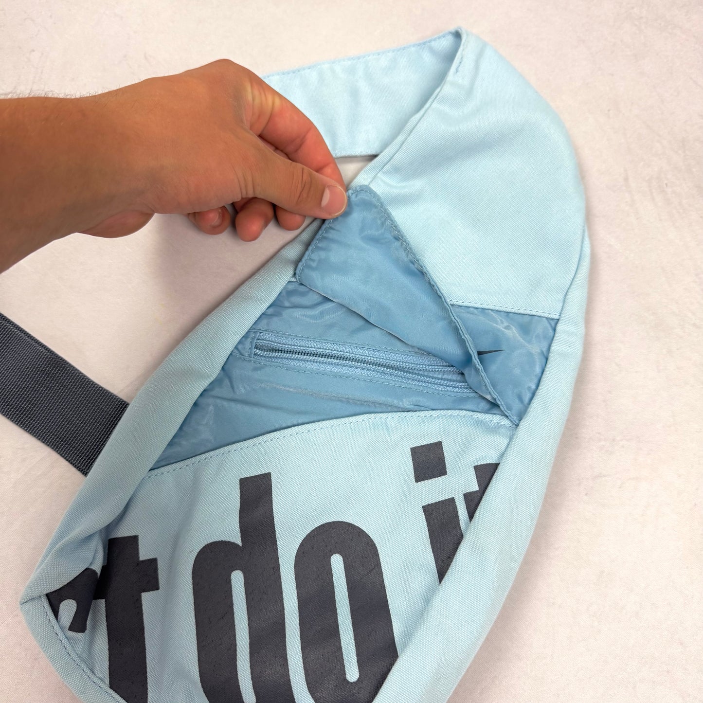 Nike Vintage Slim Sling Bag