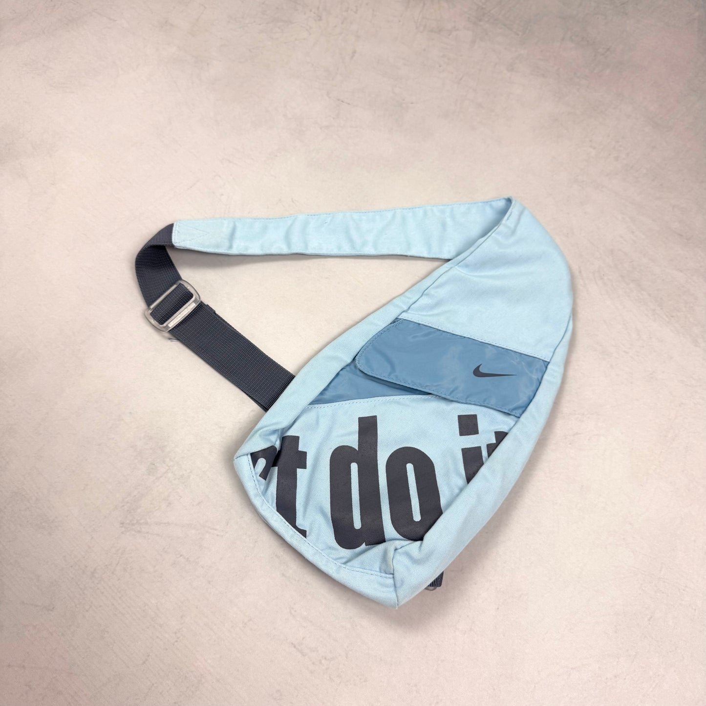 Nike Vintage Slim Sling Bag